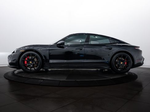 Certified 2022 Porsche Taycan GTS image 2