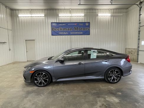 Used 2021 Honda Civic Sport image 2