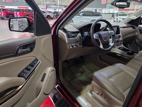 Used 2018 GMC Yukon SLT w/ Premium Edition AWD/4WD image 11