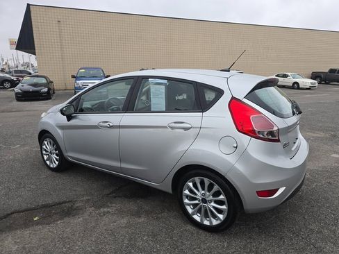 Used 2014 Ford Fiesta SE w/ Equipment Group 201A image 7