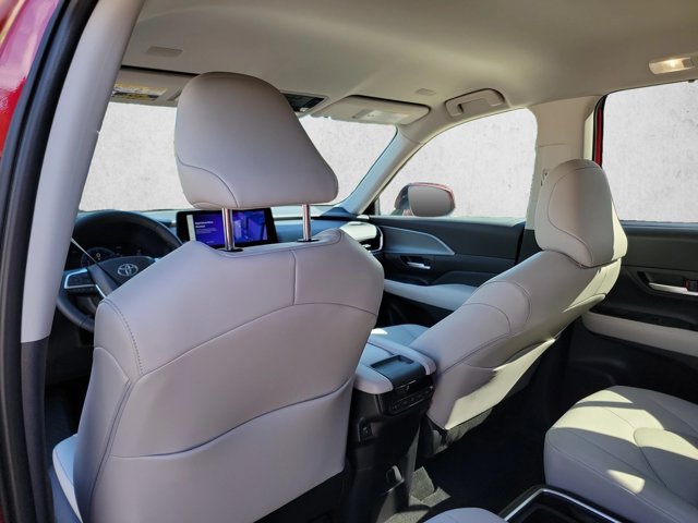 Used 2026 Toyota Grand Highlander FWD image 18