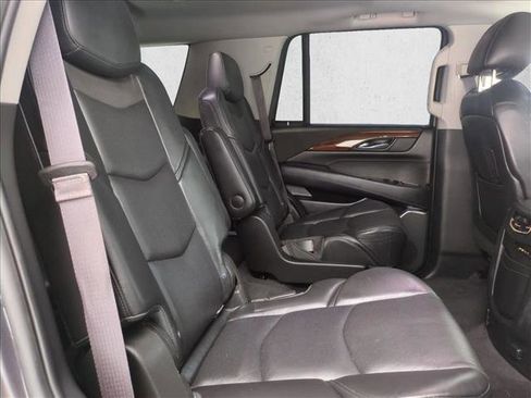 Used 2015 Cadillac Escalade Luxury RWD image 24