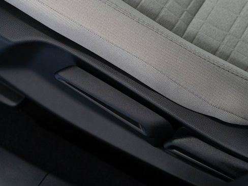 New 2026 Honda HR-V LX image 13