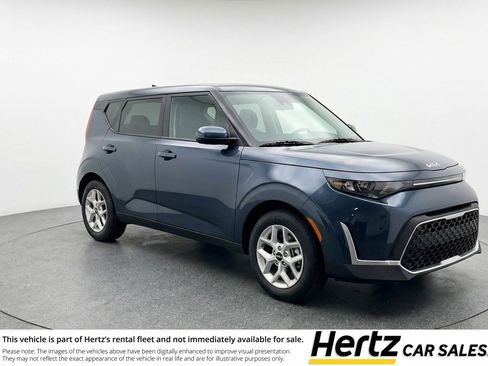 Used 2025 Kia Soul LX w/ LX Technology Package FWD image 1