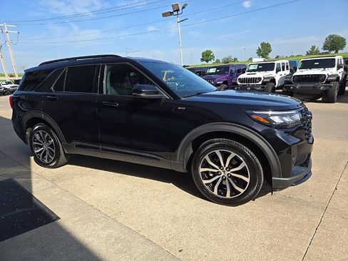 Used 2025 Ford Explorer ST-Line AWD/4WD image 13