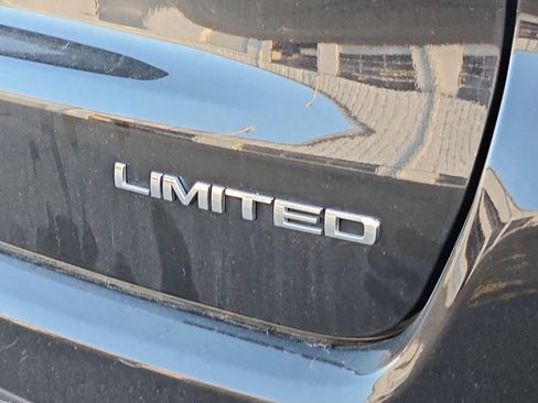 Used 2024 Jeep Compass Limited image 9