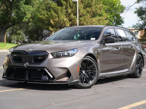 Used 2026 BMW M5 Touring AWD/4WD image 1
