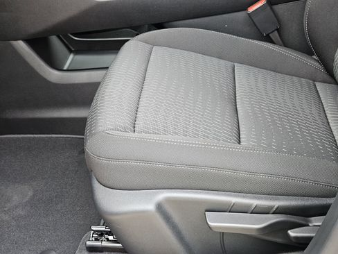 New 2026 Chevrolet Equinox LT FWD image 24