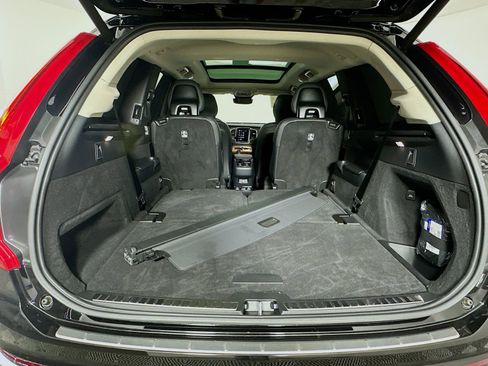 Used 2025 Volvo XC90 B6 Plus w/ Protection Package Premier AWD/4WD image 28