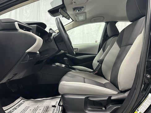 Used 2025 Toyota Corolla LE w/ LE Premium Package image 14