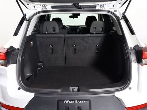 Used 2022 Chevrolet TrailBlazer LT FWD image 17