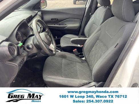 Used 2020 Nissan Kicks S FWD image 21