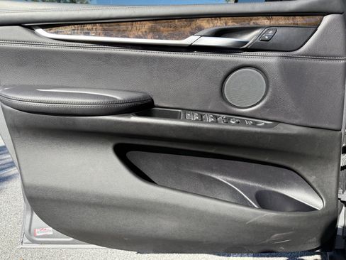 Used 2018 BMW X5 xDrive50i w/ Executive Package image 45