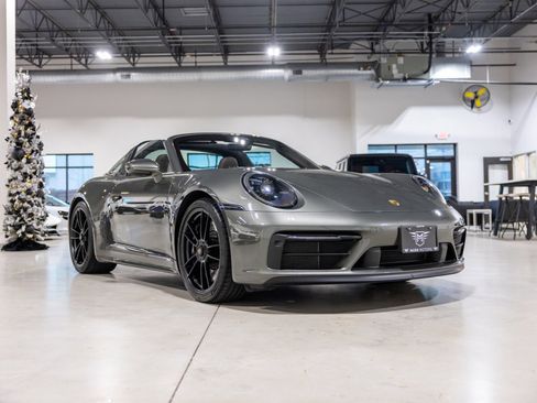 Used 2023 Porsche 911 Targa 4 GTS image 3