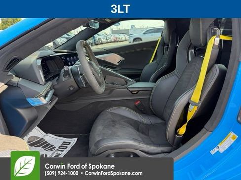 Used 2022 Chevrolet Corvette Stingray Premium Cpe w/ Z51 Performance Package RWD image 2