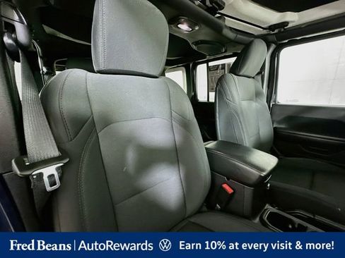 Used 2018 Jeep Wrangler Unlimited Sport S AWD/4WD image 32