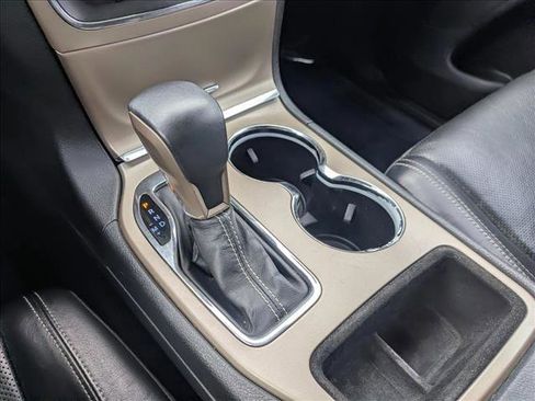 Used 2017 Jeep Grand Cherokee Limited w/ Luxury Group II image 12