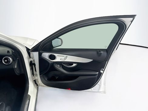 Used 2019 Mercedes-Benz C 300 Sedan image 34