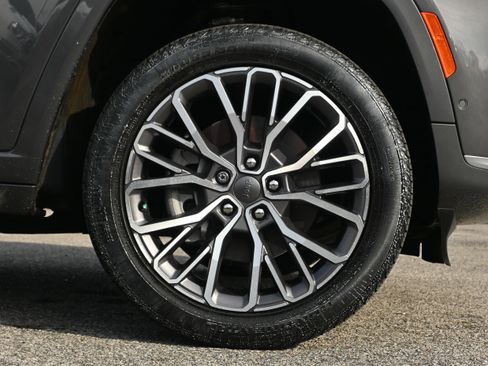 Used 2025 Jeep Grand Cherokee L Summit image 25