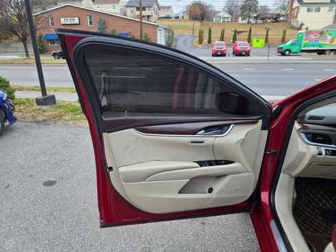 Used 2013 Cadillac XTS Luxury w/ Driver Awareness Package AWD/4WD image 10