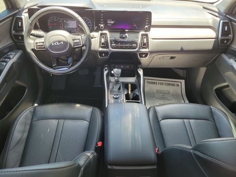 Used 2022 Kia Sorento S w/ Panoramic Sunroof Package AWD/4WD image 11