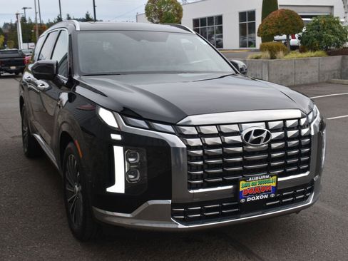 Used 2025 Hyundai Palisade Calligraphy image 3