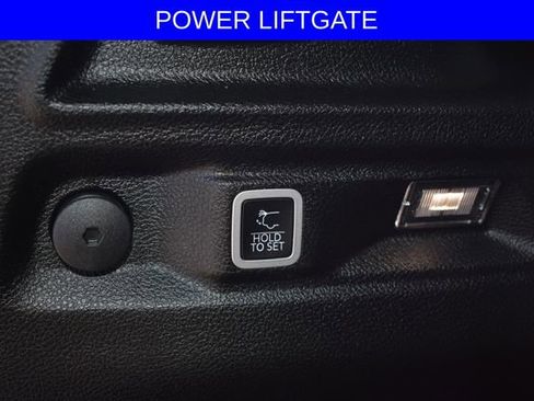 Used 2022 Jeep Grand Cherokee L Limited AWD/4WD image 10