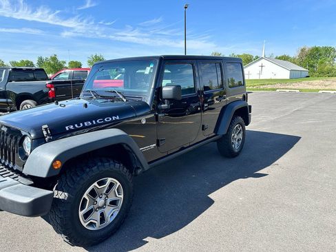 Used 2018 Jeep Wrangler Unlimited Rubicon w/ Cold Weather Group AWD/4WD image 8