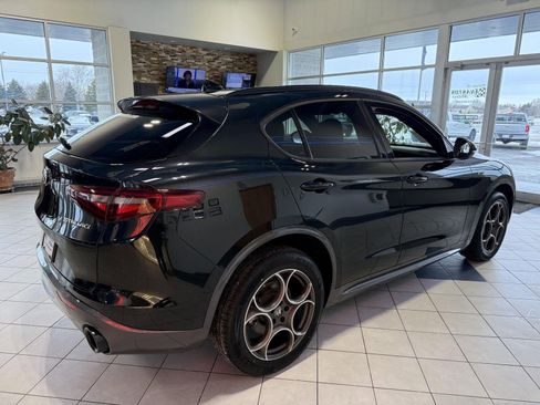 Used 2022 Alfa Romeo Stelvio Ti image 7