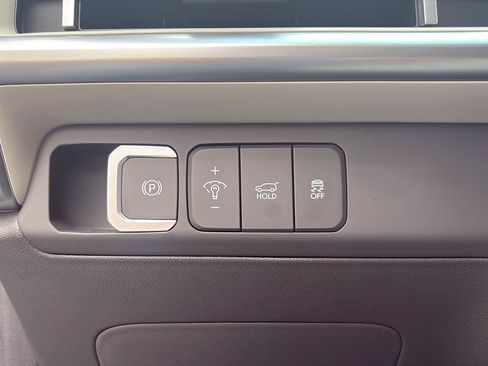 Used 2025 Hyundai Santa Fe SE AWD/4WD image 7