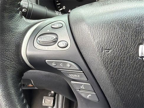 Used 2020 Nissan Pathfinder SL image 25