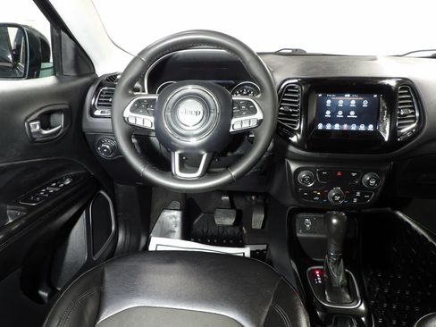 Used 2021 Jeep Compass Latitude FWD image 11