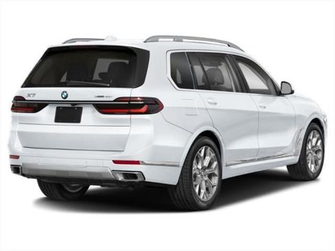 New 2026 BMW X7 xDrive40i w/ Premium Package image 2