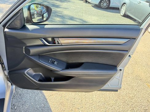 Used 2019 Honda Accord Sport image 40