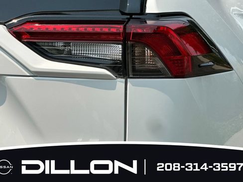 Used 2022 Toyota RAV4 LE AWD/4WD image 28