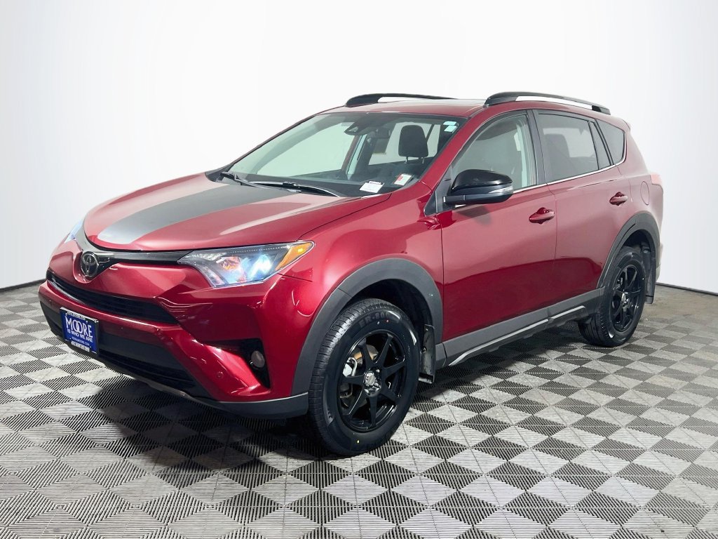 Used 2018 Toyota RAV4 Adventure AWD/4WD image 3