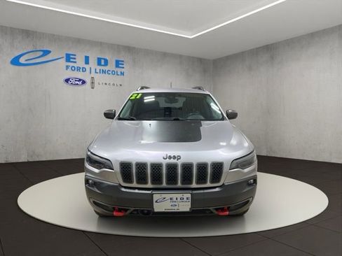 Used 2021 Jeep Cherokee Trailhawk image 4