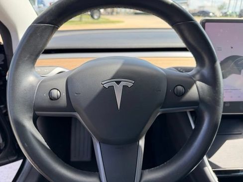 Used 2019 Tesla Model 3 RWD image 14