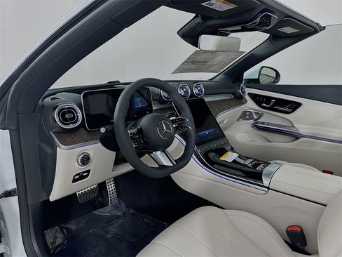 New 2026 Mercedes-Benz CLE 450 4MATIC Cabriolet image 9