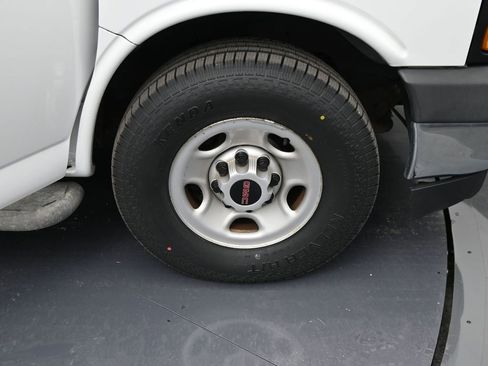 Used 2019 GMC Savana 2500 w/ Driver Convenience Package image 34