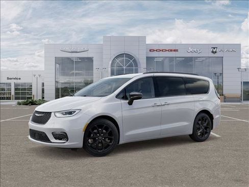 New 2026 Chrysler Pacifica Select w/ S Appearance Package image 2