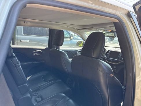Used 2016 Jeep Cherokee Limited AWD/4WD image 10