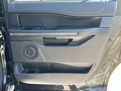 Used 2024 Ford Expedition Max XLT image 16