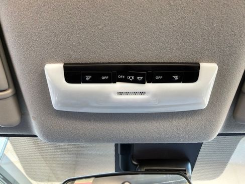 Used 2025 Nissan Versa SV FWD image 16