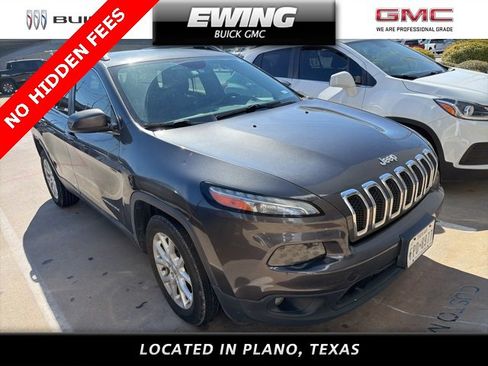 Used 2015 Jeep Cherokee Latitude image 1