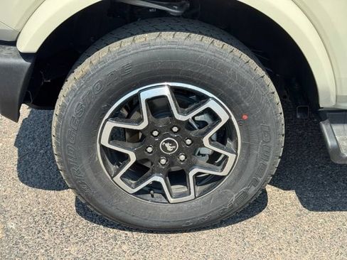 New 2026 Ford Bronco Outer Banks AWD/4WD image 10