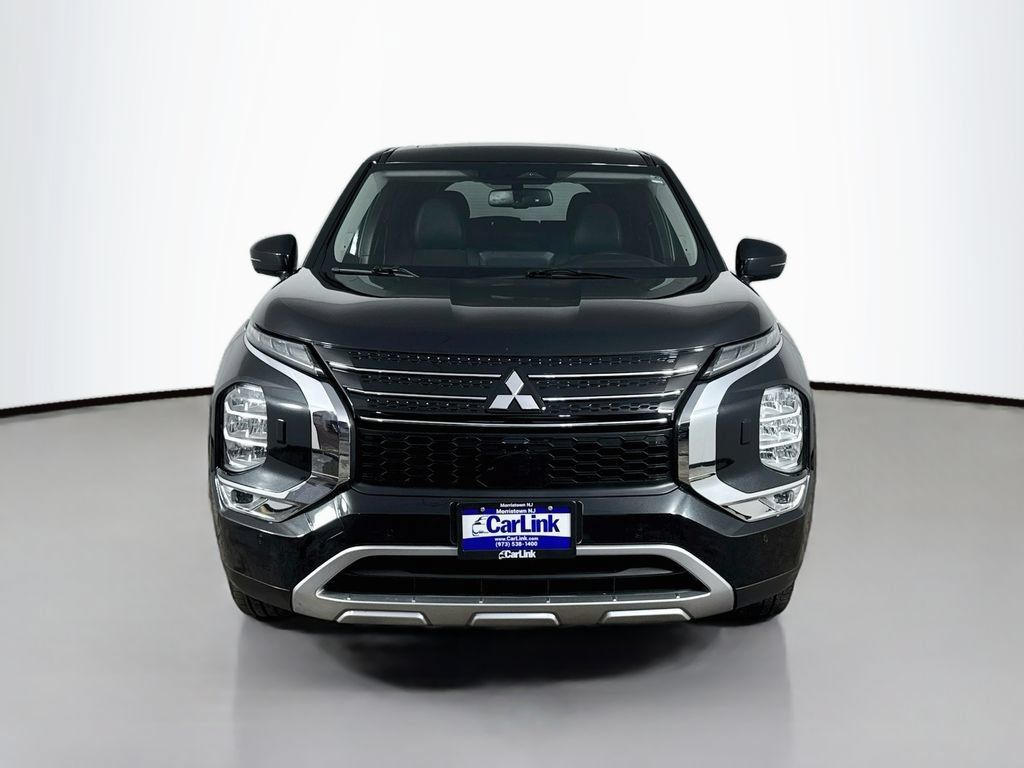 Used 2022 Mitsubishi Outlander SE AWD/4WD image 2