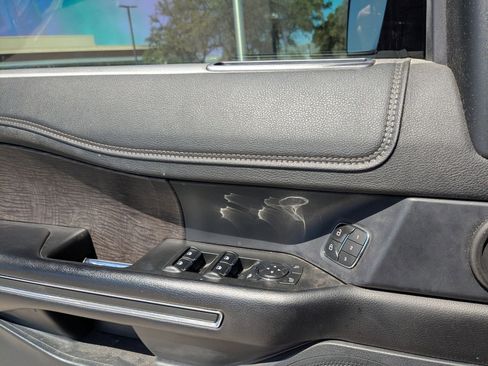 Used 2019 Ford Expedition Limited w/ Equipment Group 301A image 12