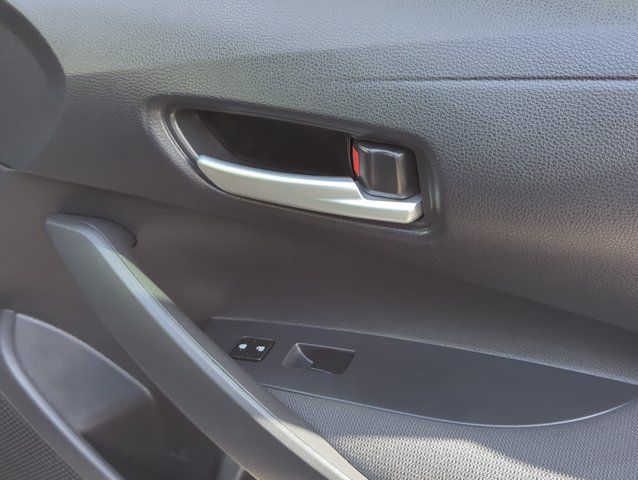 Used 2021 Toyota Corolla LE FWD image 27