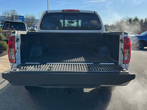 Certified 2019 Nissan Frontier SV image 6